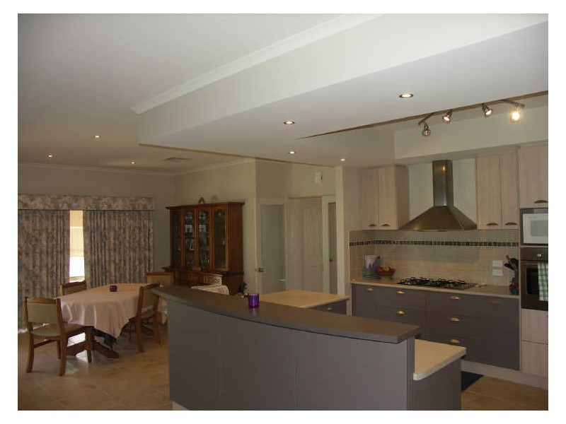 16 Monash Drive, Benalla VIC 3672