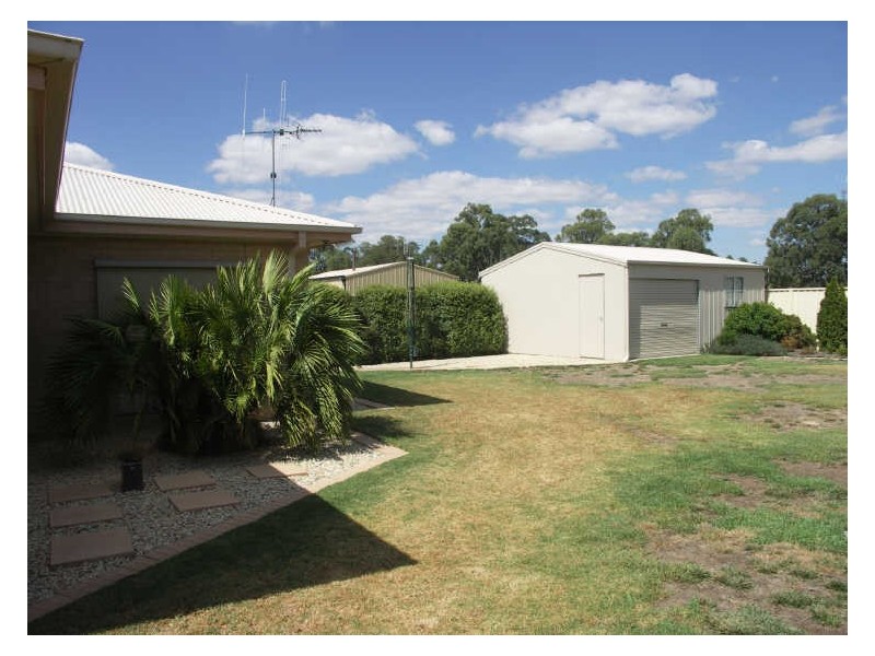 16 Monash Drive, Benalla VIC 3672