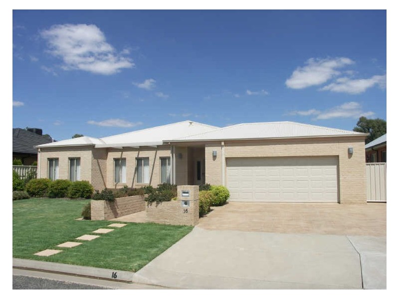 16 Monash Drive, Benalla VIC 3672