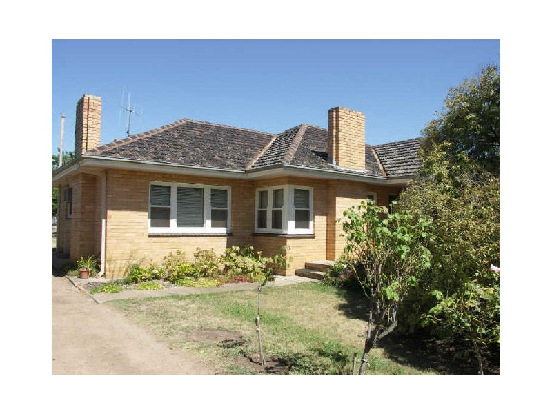18 Goomalibee Street, Benalla VIC 3672