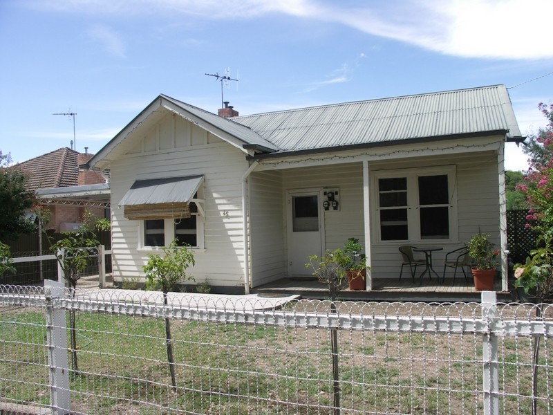 45 Charles Street, Benalla VIC 3672