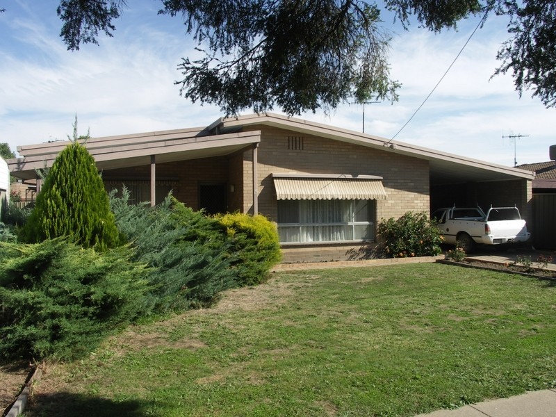 15 Helms Court, Benalla VIC 3672