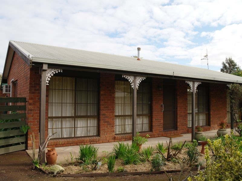 2 Diplomat Court, Benalla VIC 3672