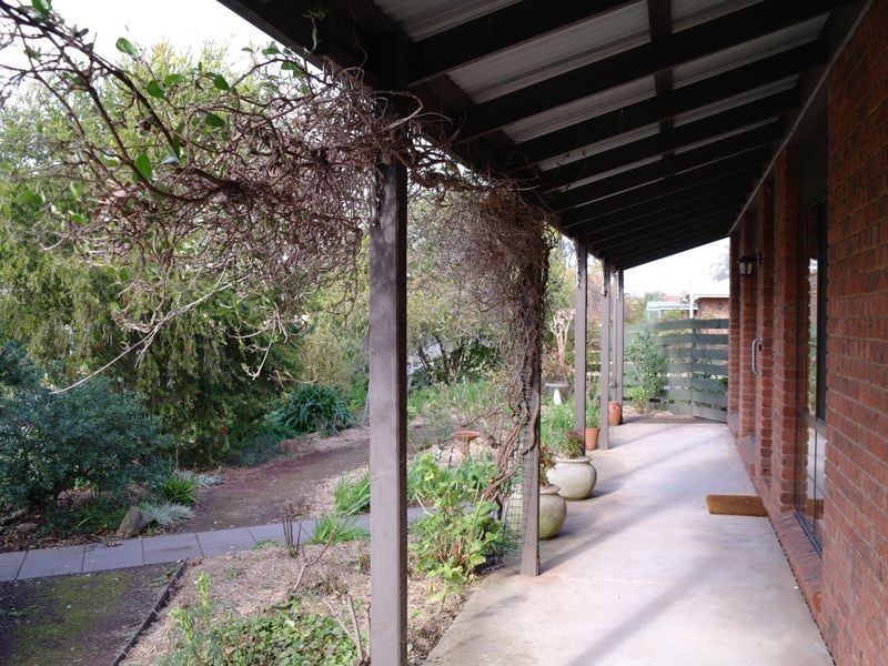 2 Diplomat Court, Benalla VIC 3672