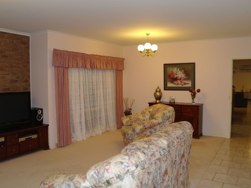 14 Exton Crescent, Benalla VIC 3672