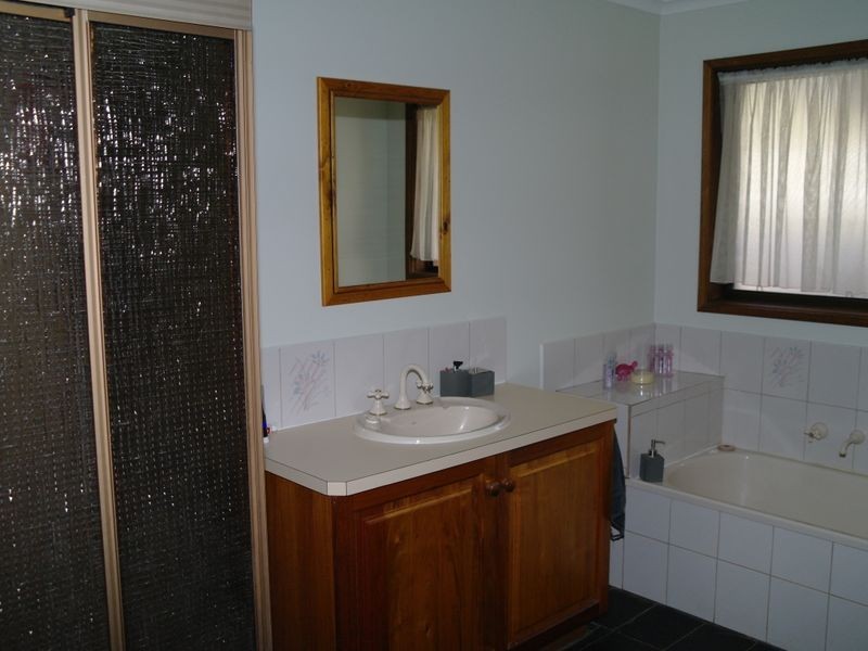 25 William St South, Benalla VIC 3672