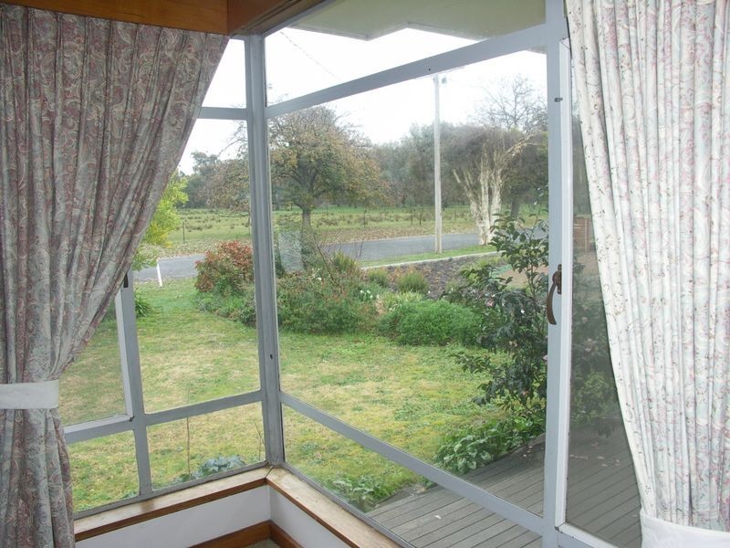 6 Parkview Parade, Benalla VIC 3672