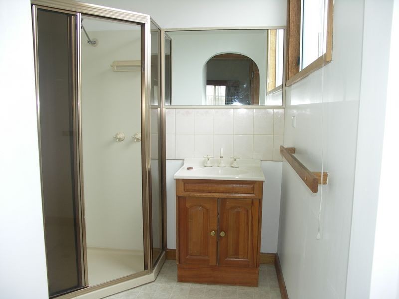 6 Parkview Parade, Benalla VIC 3672