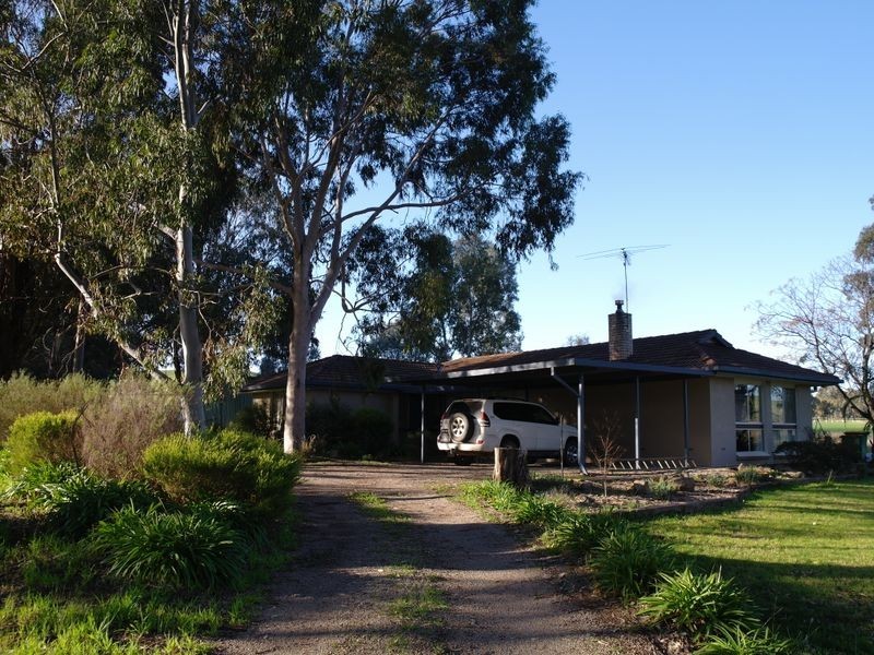 46 Brock Road MOLYULLAH, Benalla VIC 3672