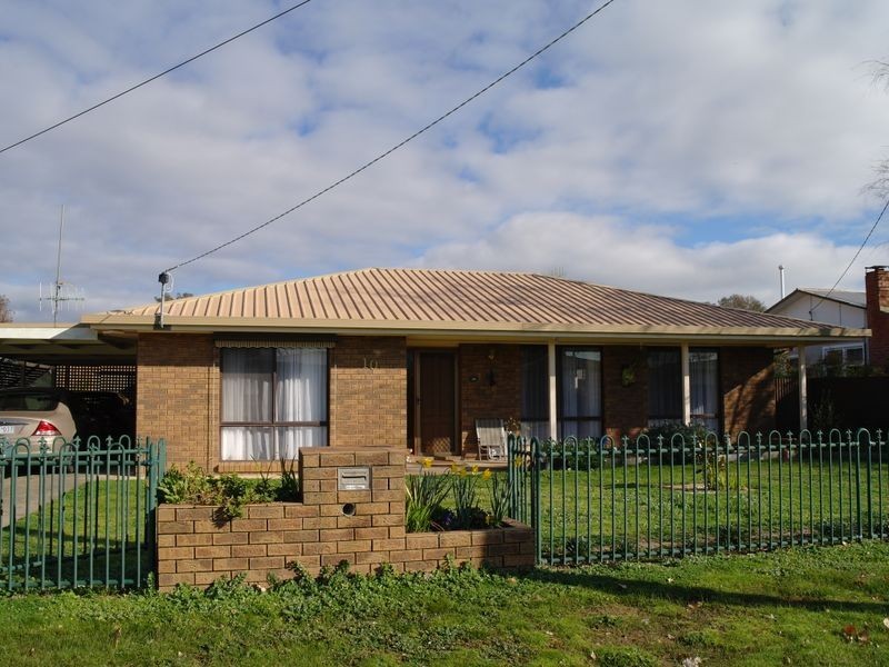 10 Royal Avenue, Benalla VIC 3672