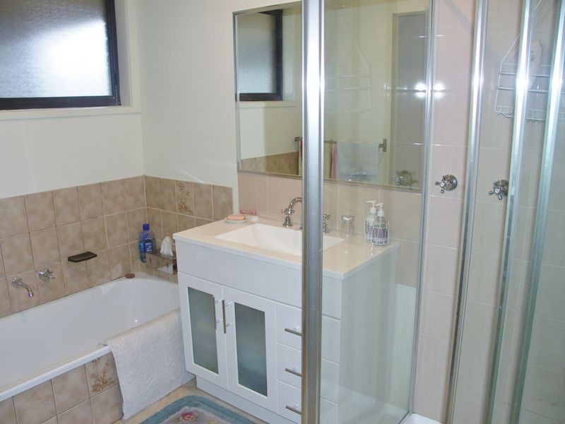 10 Royal Avenue, Benalla VIC 3672