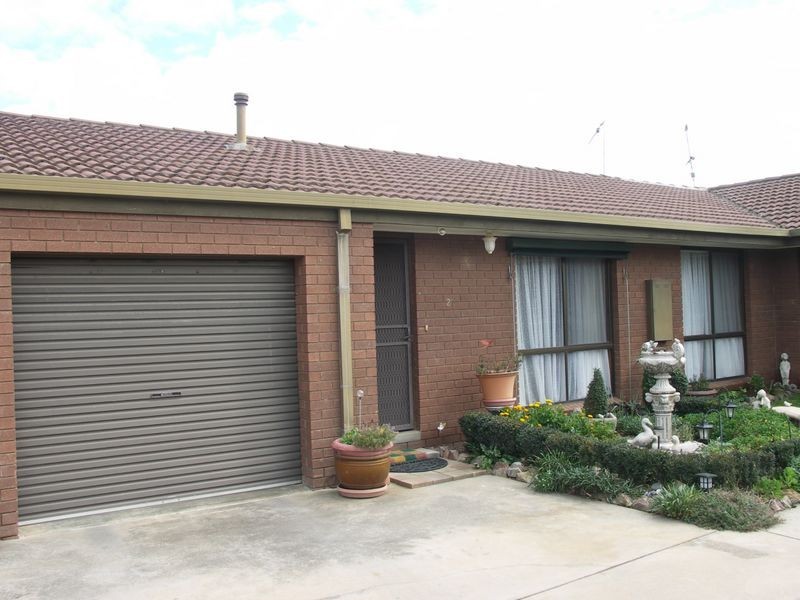 2/3 Meadows Avenue, Benalla VIC 3672