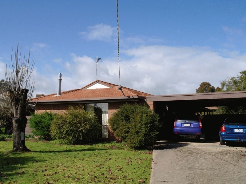 86 Monds Avenue, Benalla VIC 3672