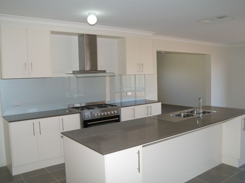 30 McNulty Drive, Benalla VIC 3672