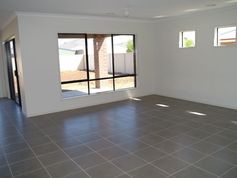 30 McNulty Drive, Benalla VIC 3672