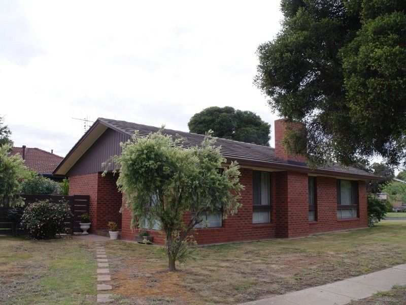 9 Psaltis Parade, Benalla VIC 3672