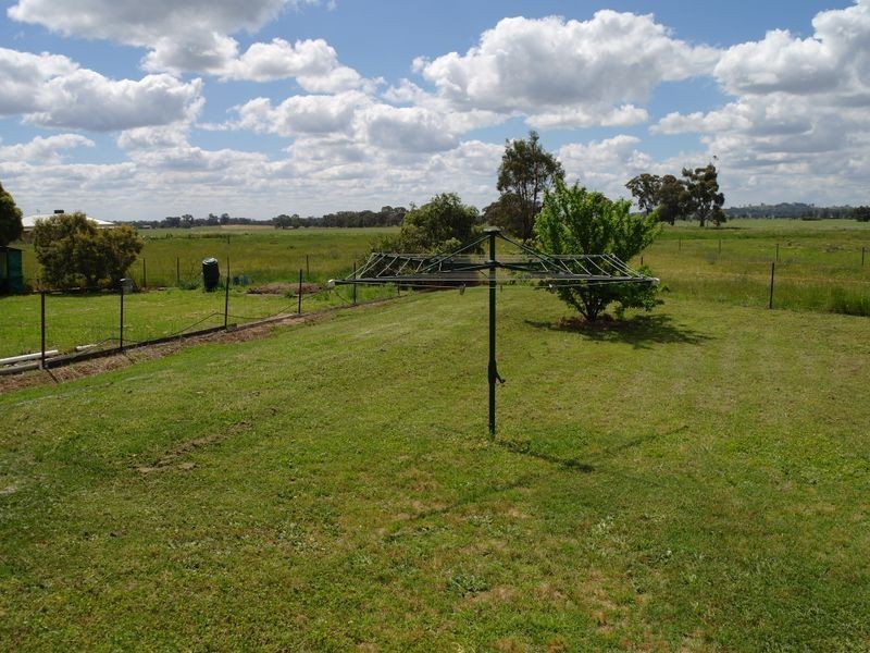 22 Trewin Road Goorambat, Benalla VIC 3672