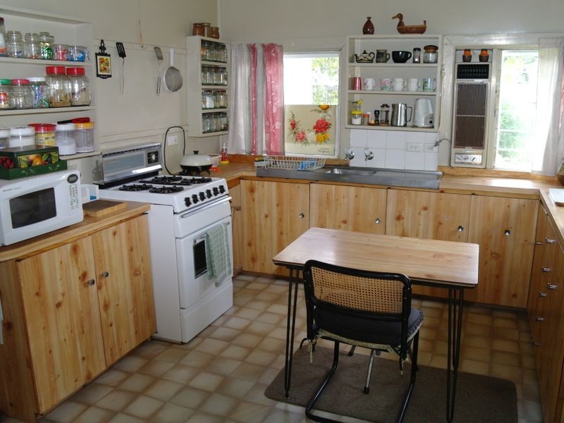 8 Charles Street, Benalla VIC 3672