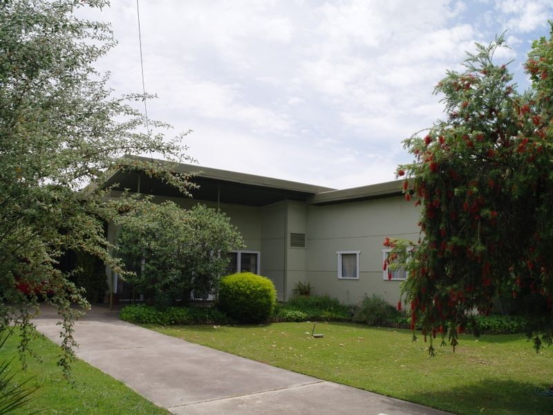 8 Charles Street, Benalla VIC 3672