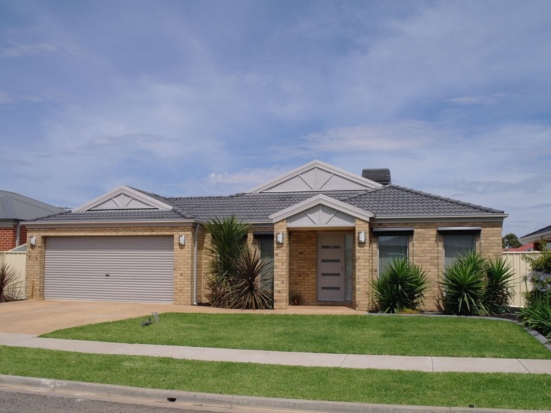 4 Schulz Street, Benalla VIC 3672