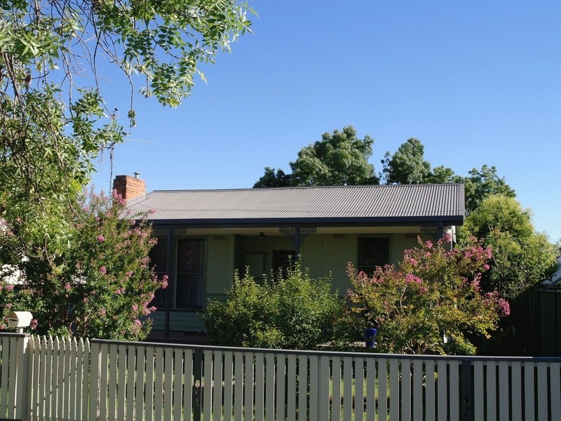 21 Meadows Avenue, Benalla VIC 3672