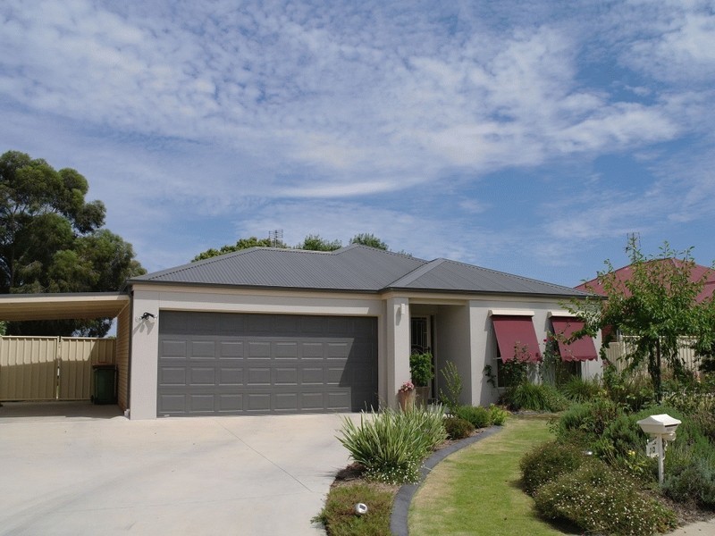 10 Moran Street, Benalla VIC 3672