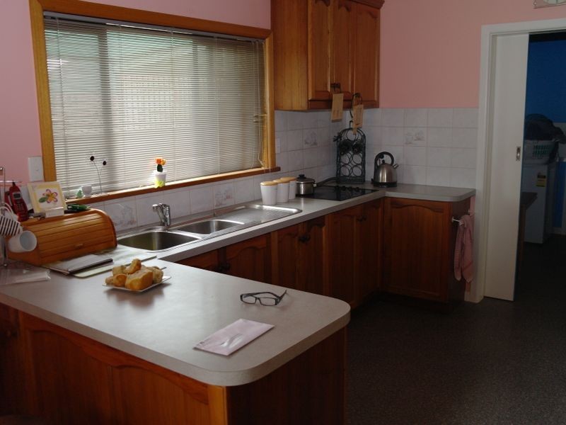 14 Bond Street, Benalla VIC 3672