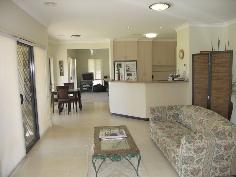 15 Shawbrook Avenue, Benalla VIC 3672