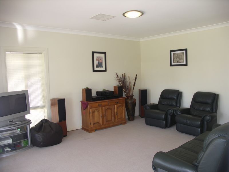 15 Shawbrook Avenue, Benalla VIC 3672