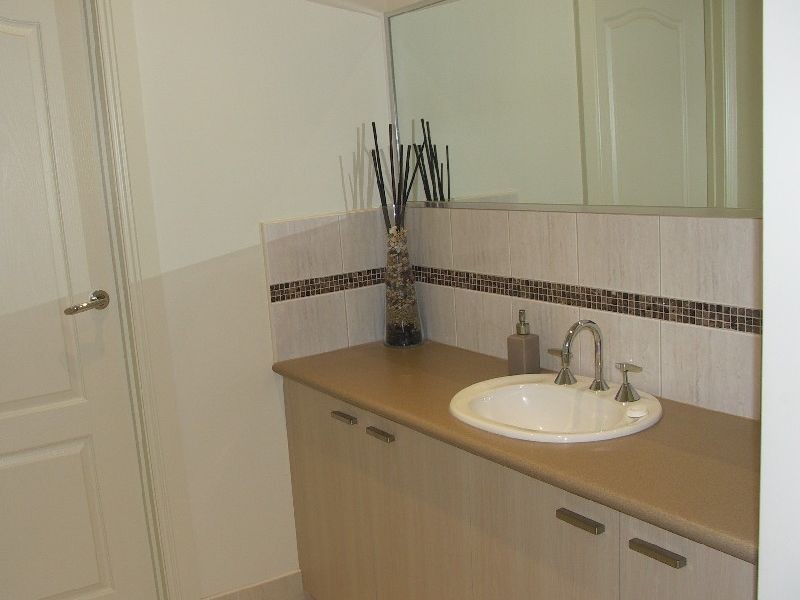 15 Shawbrook Avenue, Benalla VIC 3672