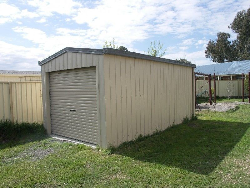 15 Shawbrook Avenue, Benalla VIC 3672