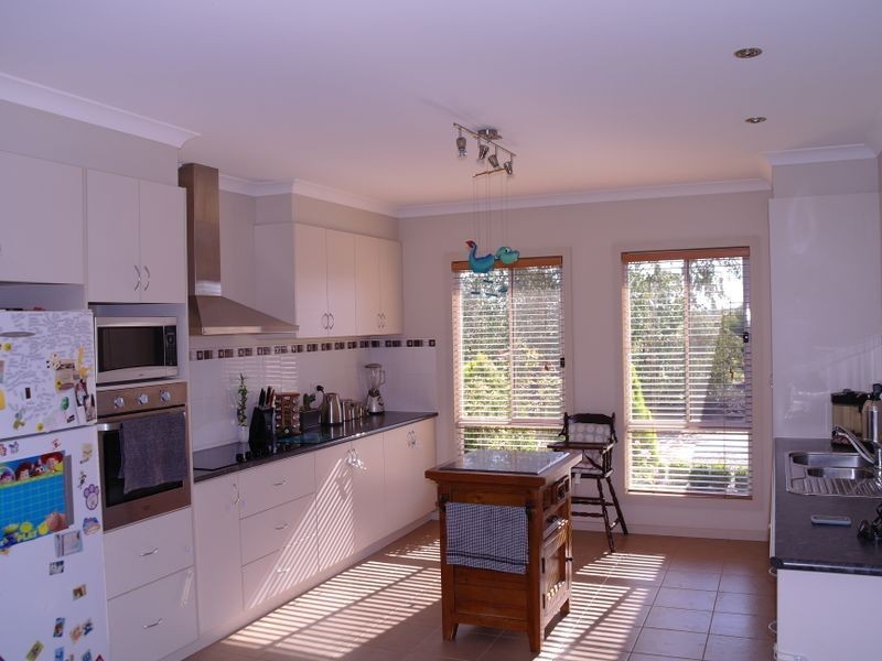 64 Murrays Road, Benalla VIC 3672