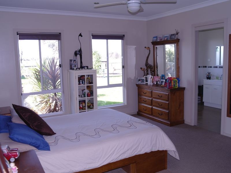 64 Murrays Road, Benalla VIC 3672