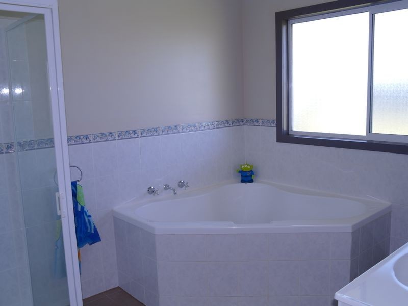 64 Murrays Road, Benalla VIC 3672