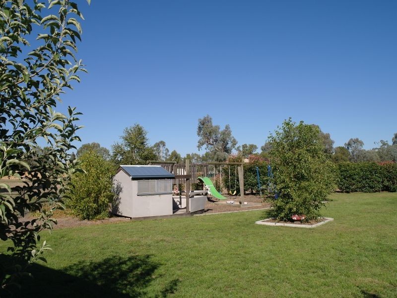 64 Murrays Road, Benalla VIC 3672