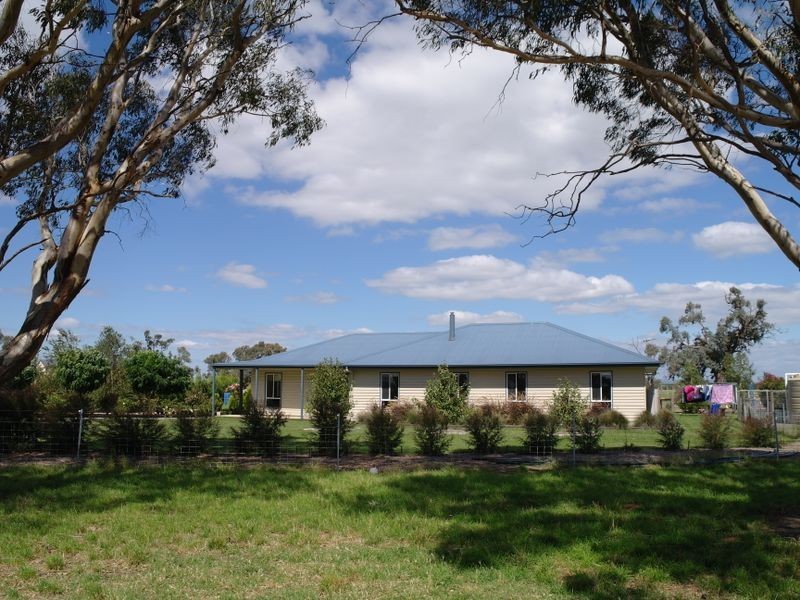 64 Murrays Road, Benalla VIC 3672
