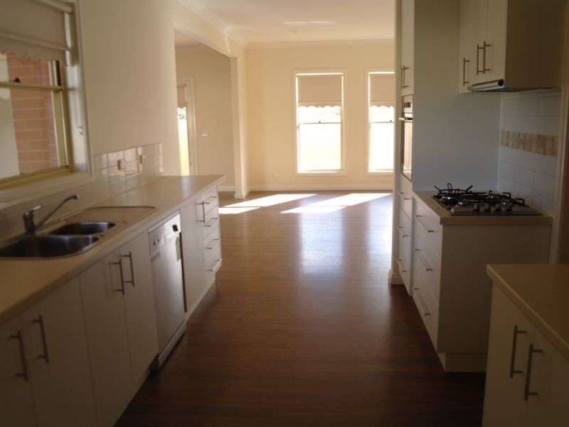 5 Watttletree Grove, Benalla VIC 3672