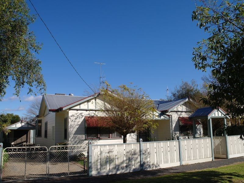 30 Goomalibee Street, Benalla VIC 3672