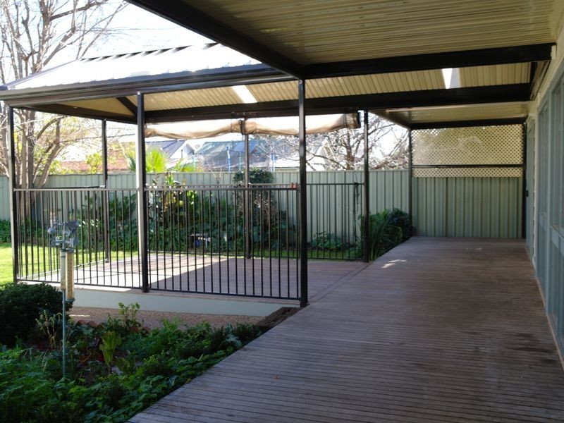 30 Goomalibee Street, Benalla VIC 3672