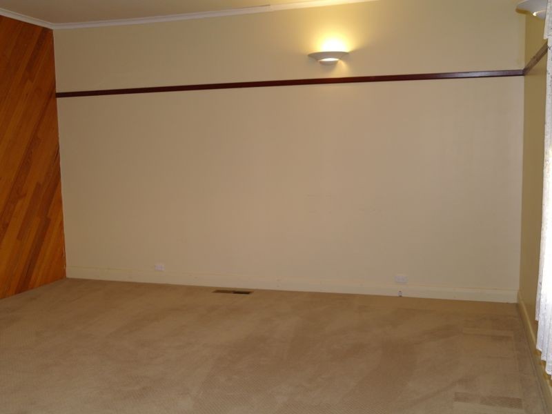 30 Goomalibee Street, Benalla VIC 3672