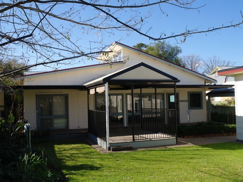 30 Goomalibee Street, Benalla VIC 3672