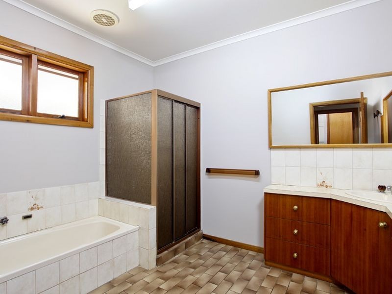 9 Farrell Road, Benalla VIC 3672