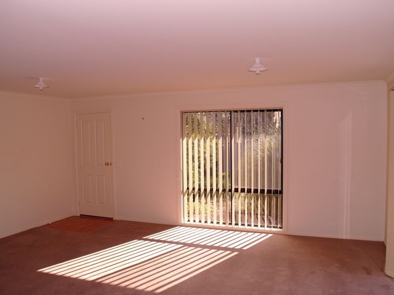 1 & 2 – 1 Arundel Street, Benalla VIC 3672