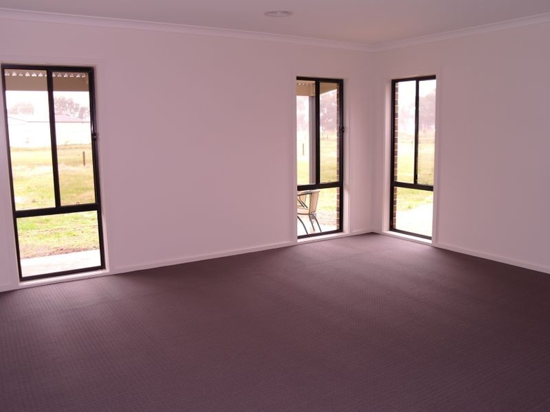 86 Racecourse Road, Benalla VIC 3672