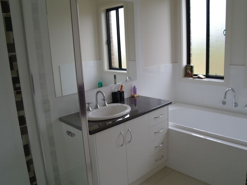 86 Racecourse Road, Benalla VIC 3672