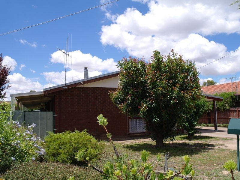 11 Oak Avenue, Benalla VIC 3672