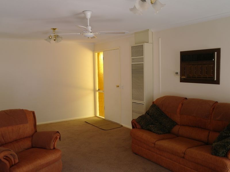 11 Oak Avenue, Benalla VIC 3672