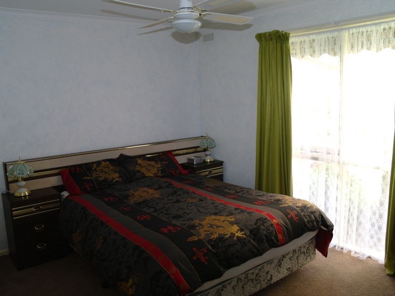 11 Oak Avenue, Benalla VIC 3672