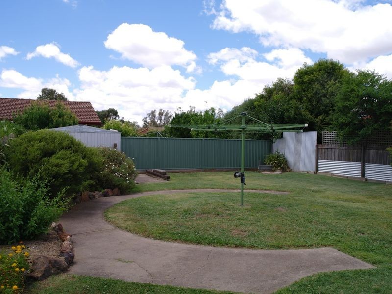 11 Oak Avenue, Benalla VIC 3672