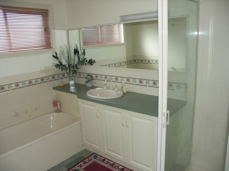 2 Monash Drive, Benalla VIC 3672